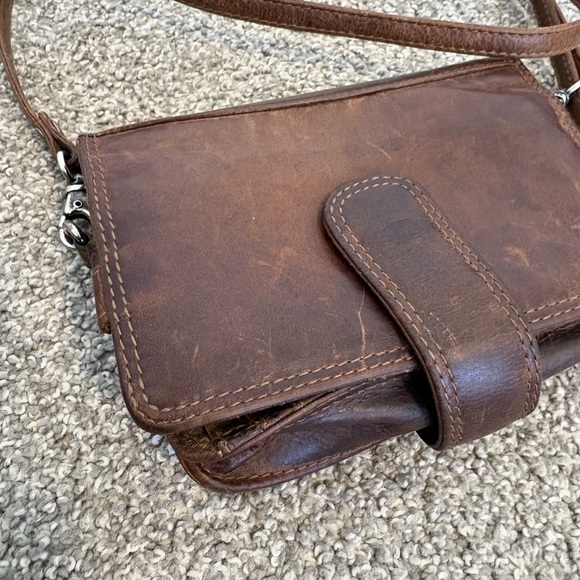 Chic Brown Leather Crossbody Bag - Picture 2 of 13
